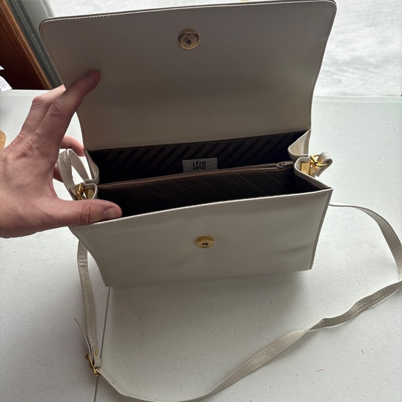 White over shoulder purse - Picture 3 of 3